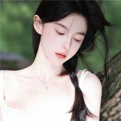 她与她的自画像